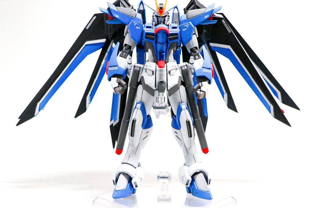 青は調色してソレらしく。白はガイアのEXホワイト、赤はNAZCA、黄色もNAZCAマンダリンオレンジ。紺はプリズムブルーブラック。墨入れしてガイアの艶消し。