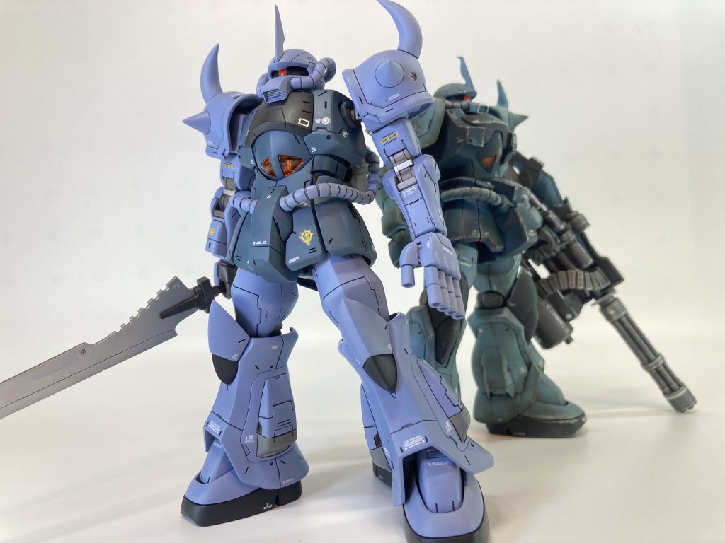 前に作ったグフカスタムと並べてみました。グフは近接戦しか考えてなさそうな脳筋なところがとても好きです。