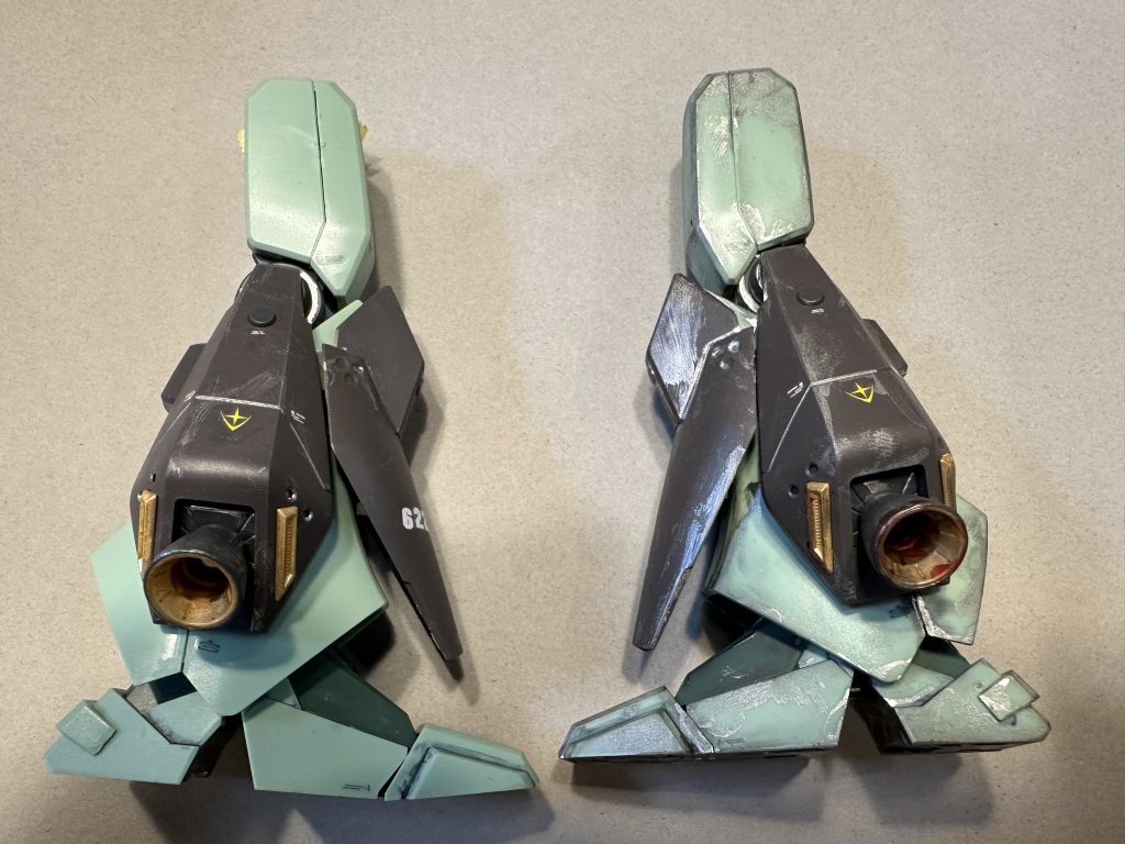 次にシルバーで塗装剥がれを表現