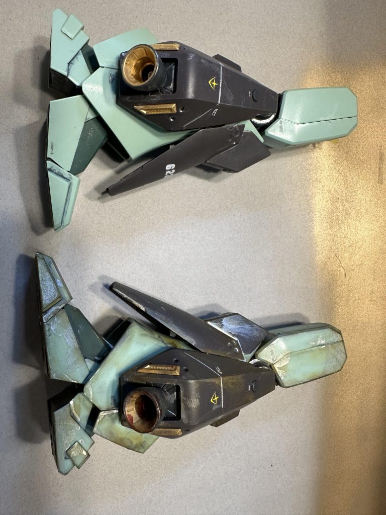 更に金属が剥き出しになったら当然錆びるのでここで全体的に赤錆を