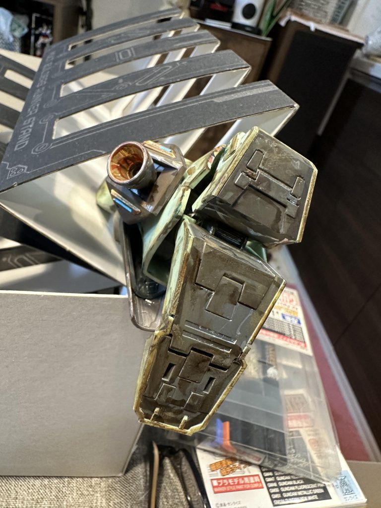 ちなみに足裏、相変わらずウ◯コを踏んづけたル◯バ（笑）