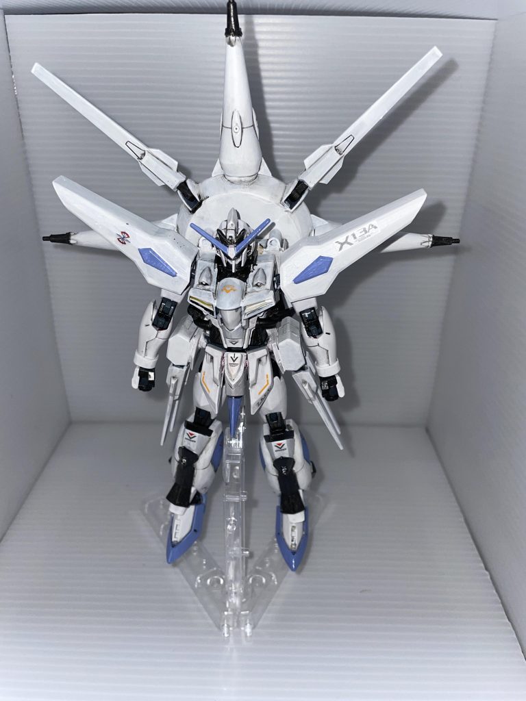 白メインで塗りましたが、やはりもう少し重ね塗りしないといけなかったかな。