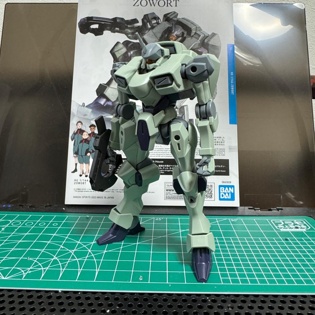 前全高はガンダムと変わりませんでした。