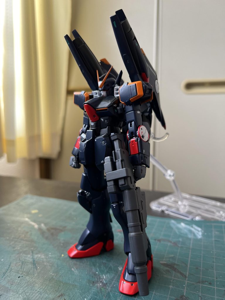 武器は元のビームライフルは欠品してたのでコトブキヤのものから拝借