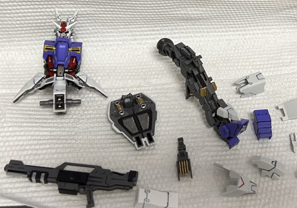 とても、モールドやディテールが多く造形も凄いため、部分塗装とすみ入れだけで、カッコ良くなる初心者に優しい良キットでした。