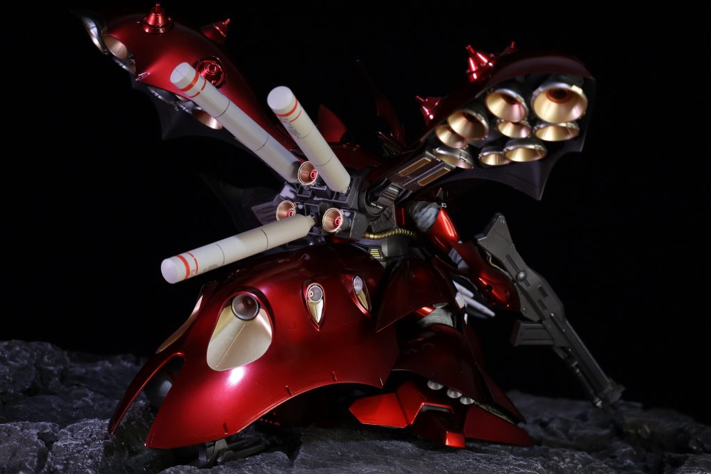 あの頃のキラメキを取り戻せたかどうかは分かりませんし、取り戻せたとてオッサンには変わりませんしかし、ナイチンゲールは塗装を経てダークな雰囲気で甦りました低空飛行だったモチベーションもちょっとだけ上がったような気がしますので、気が向いたらまた何か作ろうと思います積みプラ(罪プラか?)を減らそうとフタを開けて説明書を読んでまたフタをする。そんな日々に変化があるかもしれません