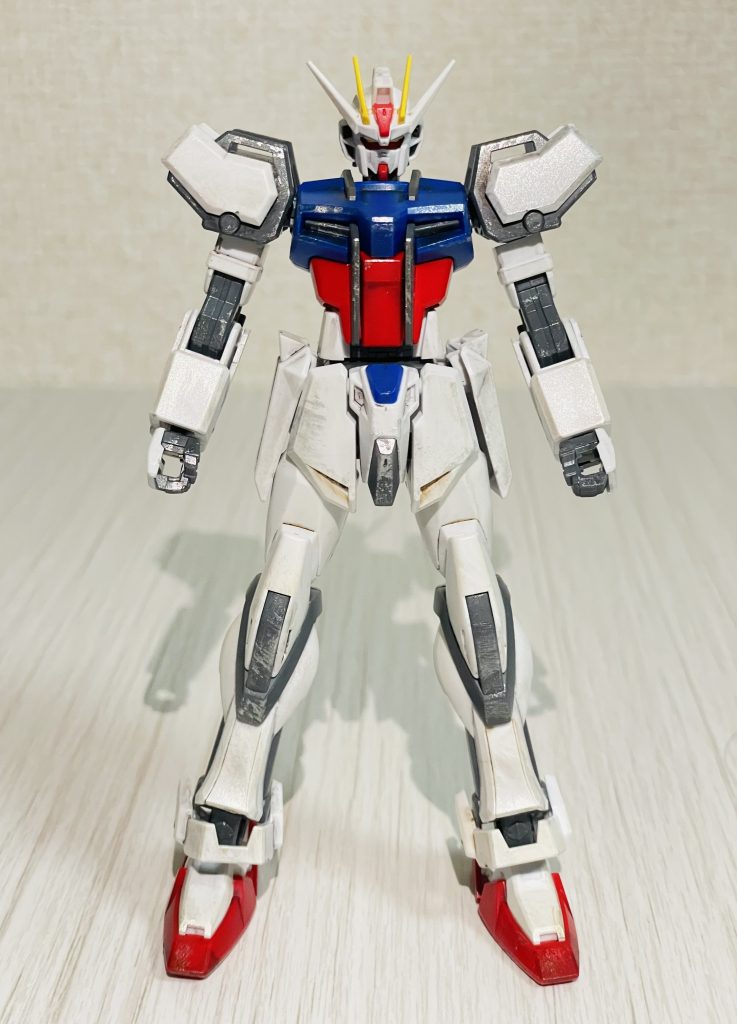 こちらウェザリング後です。今回はリアルタッチマーカーのグレー2とブラウン。水性ホビーカラーのシルバーを使ってみました。いつもの筆だけではなくスポンジも使ってみました。ウェザリング塗装は初めてでしたがとても楽しかったです