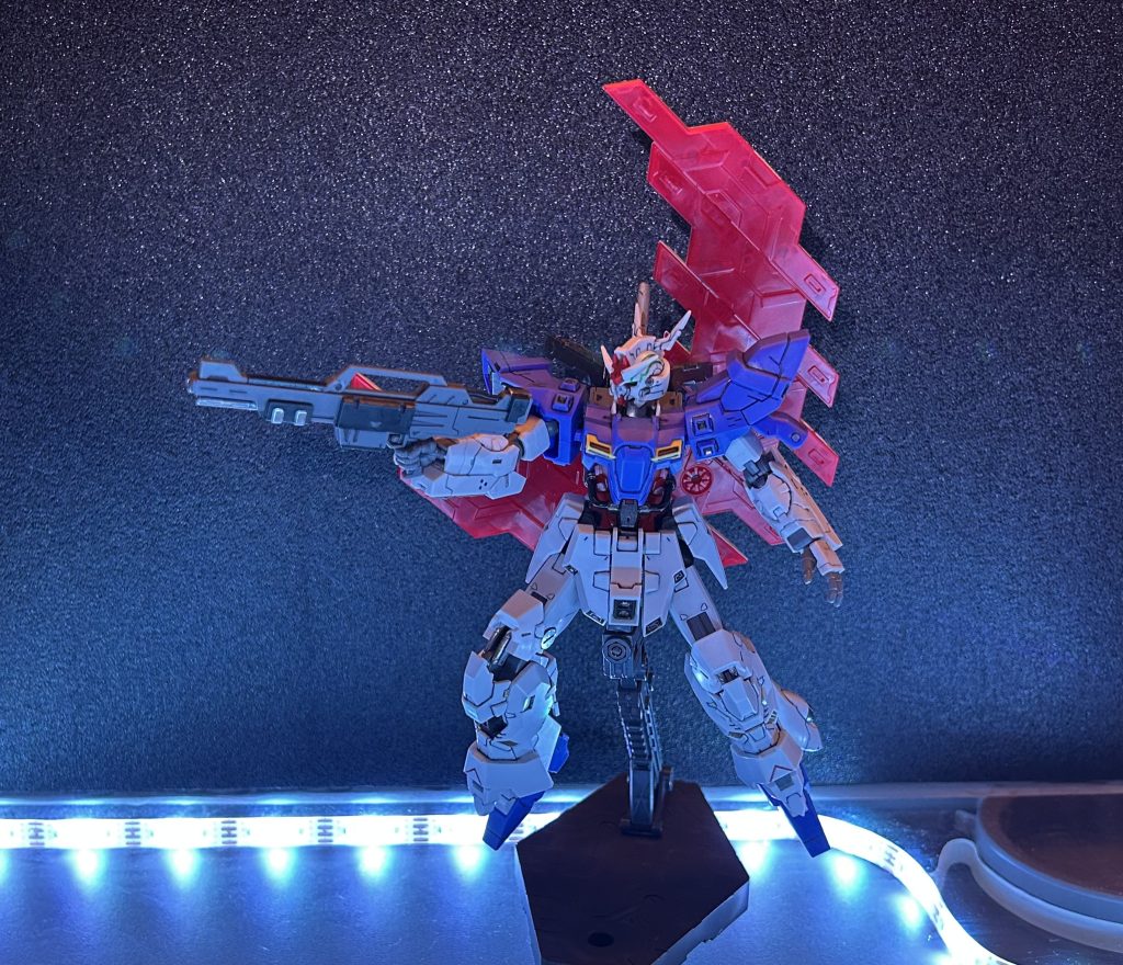 塗装は水性ホビーカラーガンダムマーカー市販の水栓マーカー部分塗装しました。