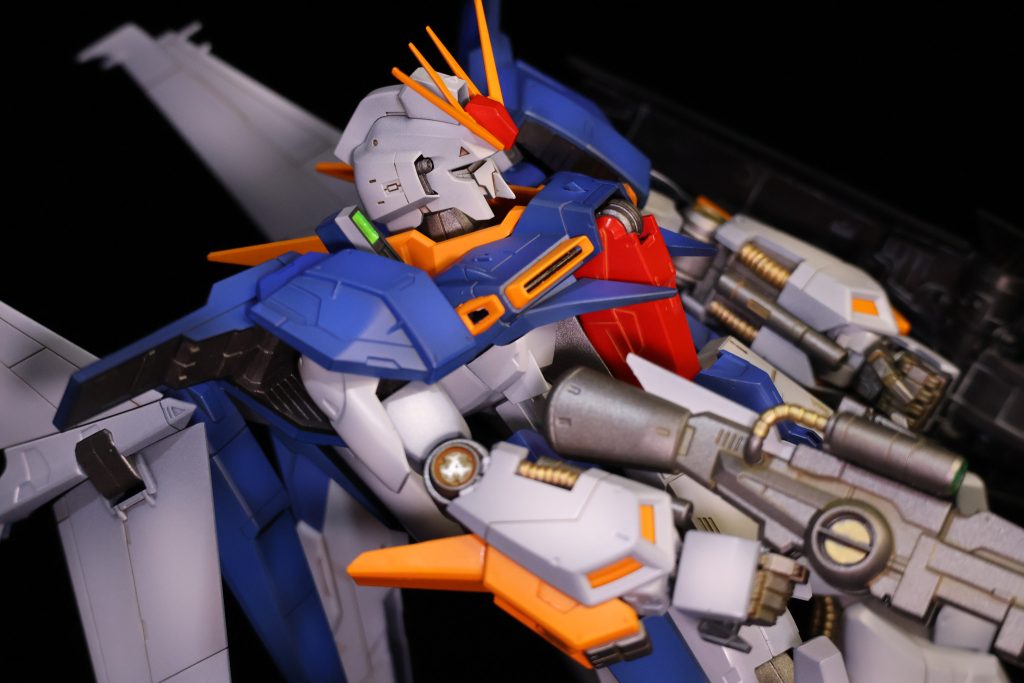 デカイから色分けしていない箇所も筆で塗りやすい。