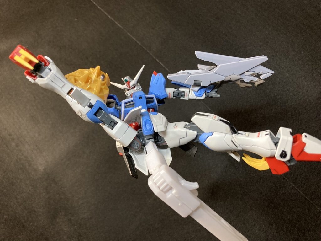 プラタプスつまりカモノハシこの機体カモノハシモチーフなのでカモノハシと同じく毒爪を持っています