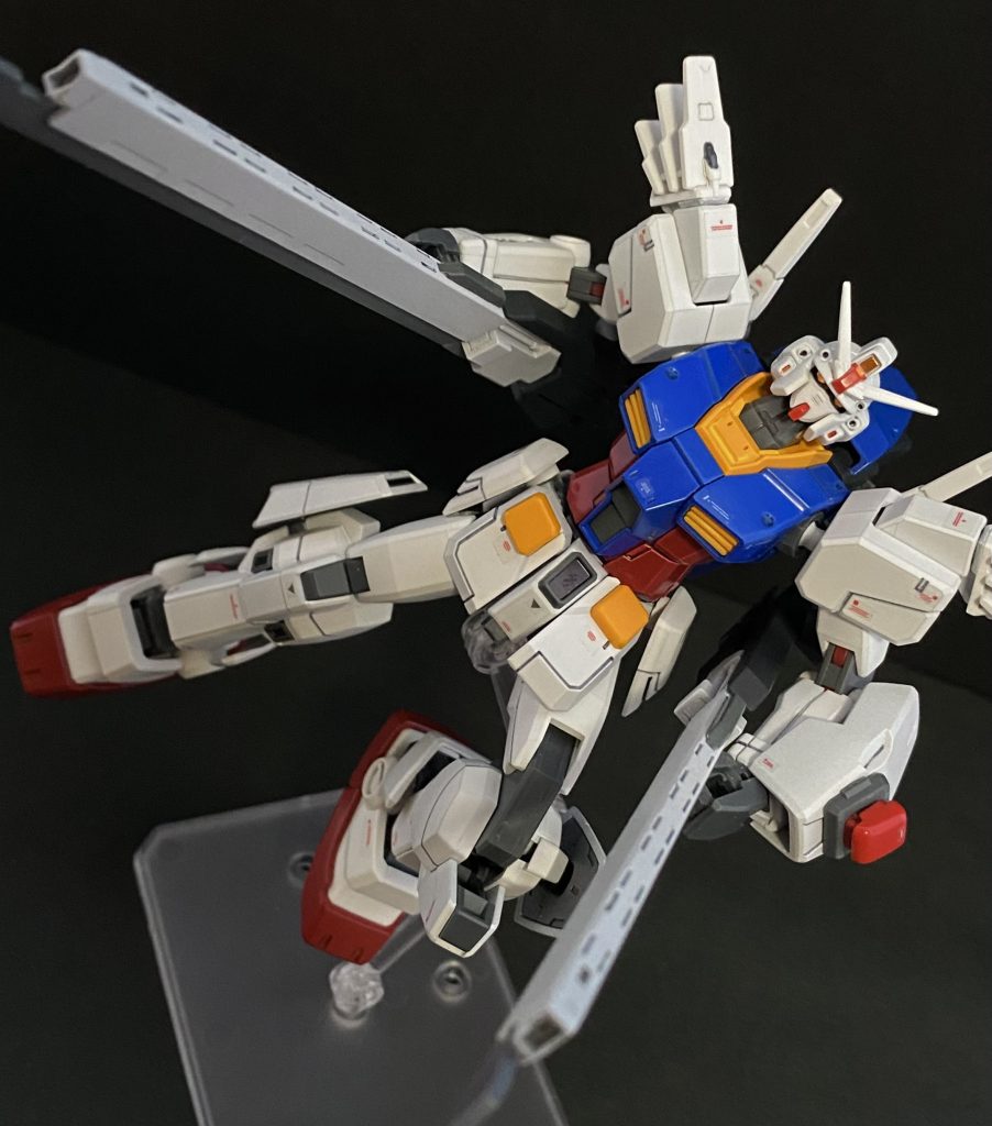 GM/GMとレオパルドダヴィンチのニコイチ。2017年?当時に作ったジャンク品を発掘。ジャンクパーツでそれっぽくお色直し。そして再塗装。塗装が厚ぼったいのはその為だ(ゆえに動かすたびに剥げる塗装)。汚し表現がないのは、試験機(設定)だからだ。けっして、面倒くさかったからでは、無い。 あと、細かい設定(特に時系列。フォーミュラ計画絡みの多いので)に対するツッコミは心に留めておいていただきたく。妄想、妄想なんです。