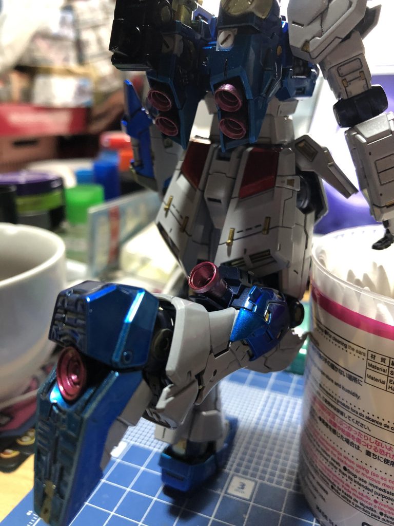 バーニアも桜色を意識してピンク？グラデ風に笑