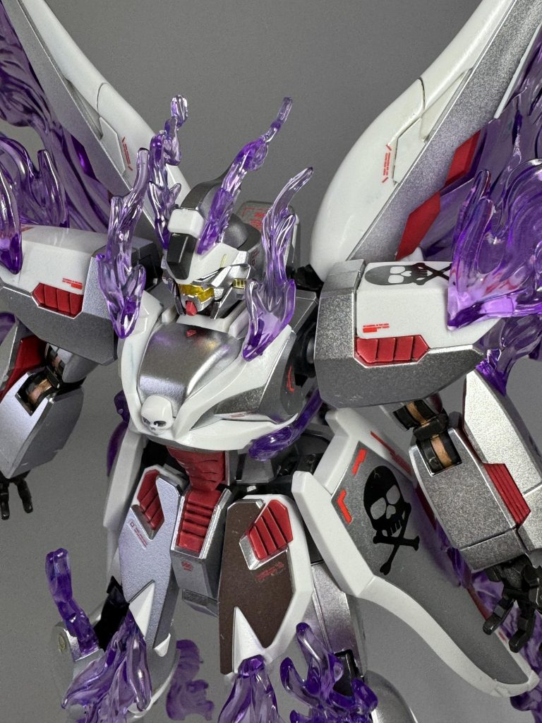 正面と上半身アップです。フェイスオープンはカッコいいですね。