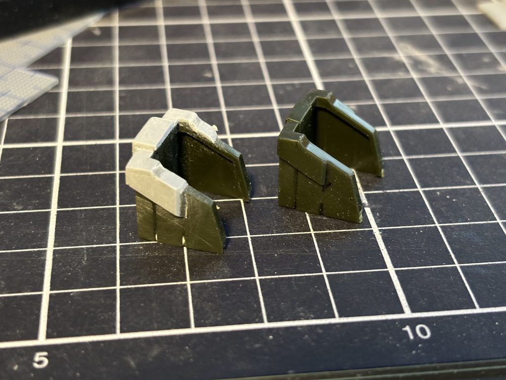 肩アーマーはプラ板で持ってます境目がわかりにくくて塗り分けしやすくするためとディテールアップ