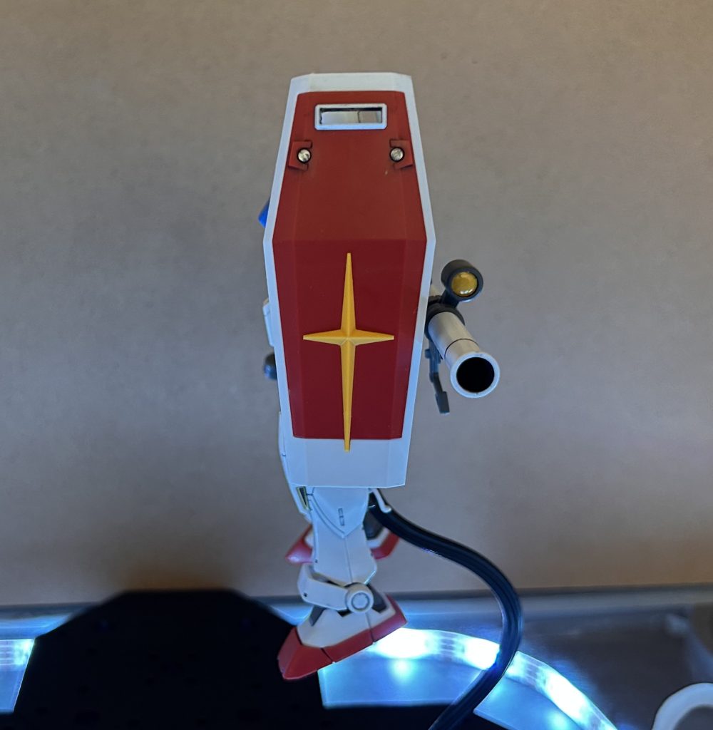 ガンダムマーカーメッキシルバーが発色が素晴らしいです。