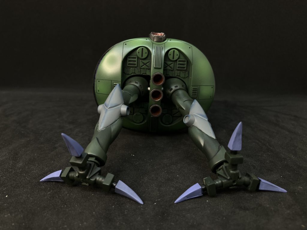 足の付け根部分もそれとなくディティールアップしています。