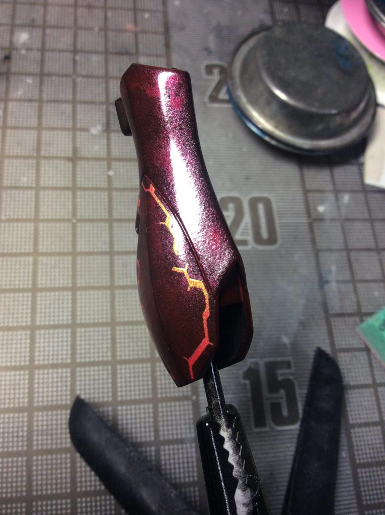 光沢缶スプレーでトップコートしたらゆず肌になってしまったのが反省点。缶スプレーも奥が深い。