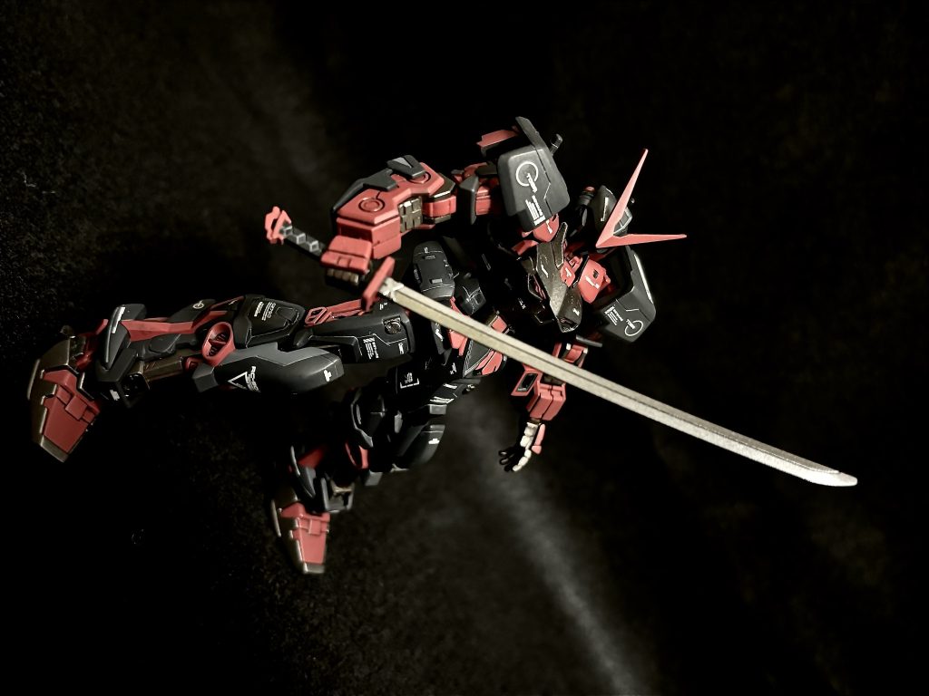 モビルスーツに日本刀過去作のイフリート、グフカスタムと刀持ちが続いてます