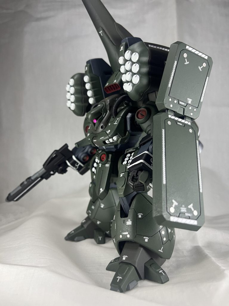 スジ彫り、デカール等、動力パイプ追加で 