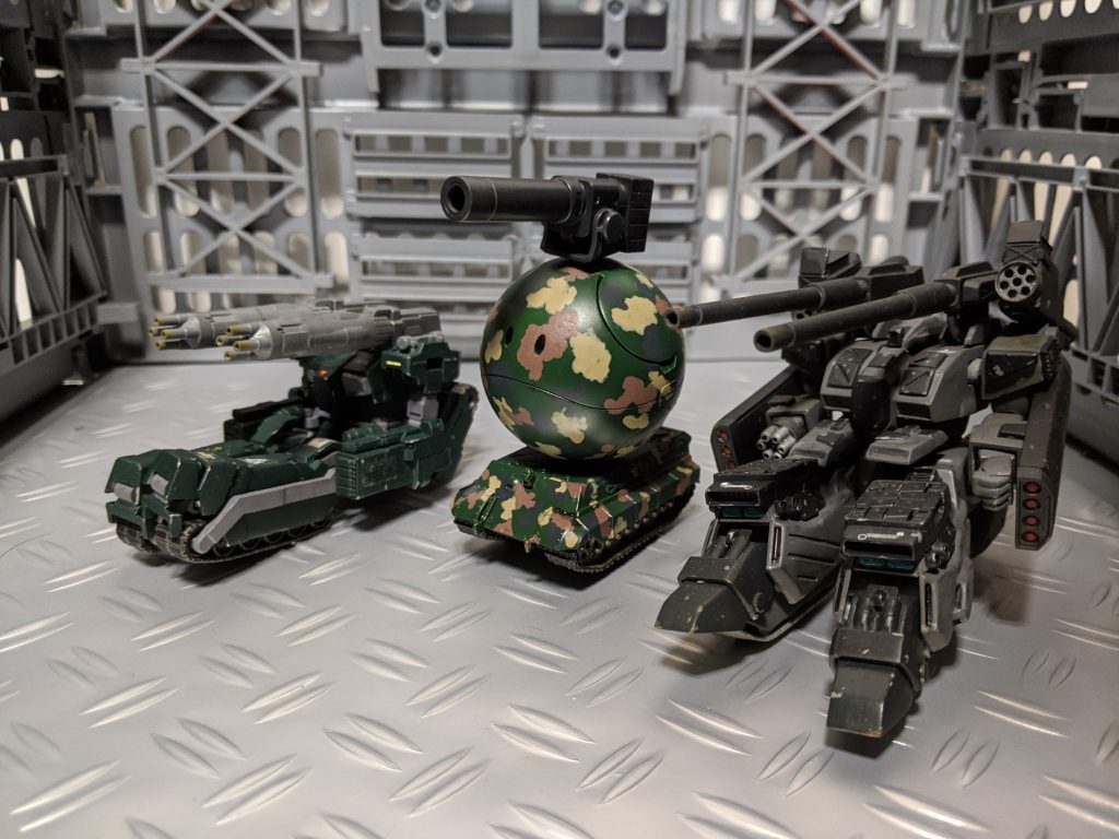 ⑤深夜、戦車が並んでいる場所を歩いているとどこからともなく「ハロ」の声、しかし振り返ってもそこにあるのは戦車?の群れだけ。