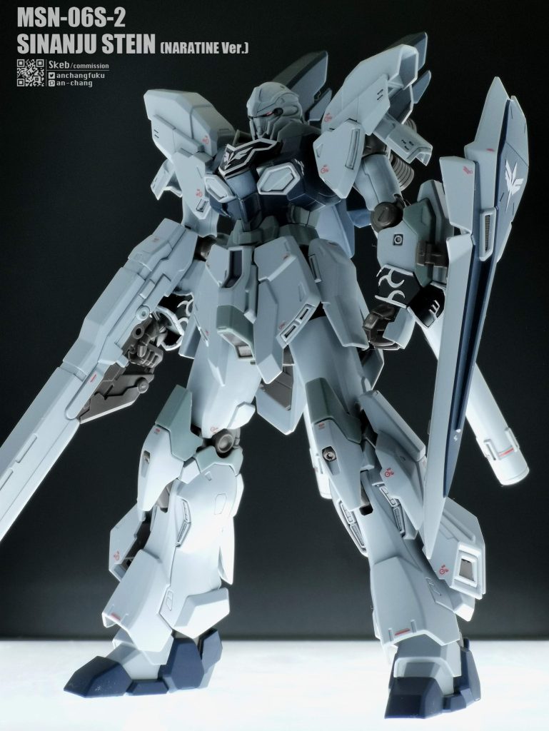 整形色仕上げで、エングレービングとスラスター周りのみ筆塗り。スミ入れはグレー系で薄めに。やだ、どう見てもイケメンモビルスーツ...