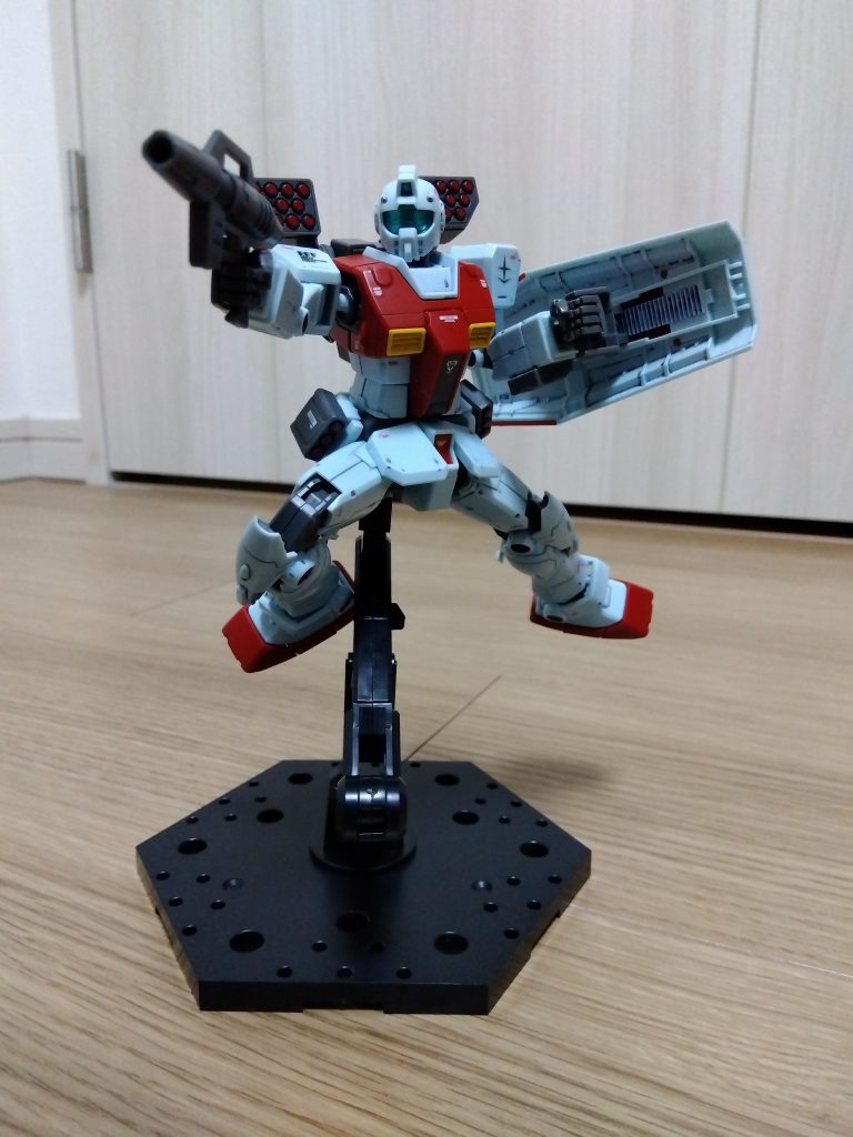 関節が良く動くのでポージングが捗ります。足が長くスタイリッシュ。