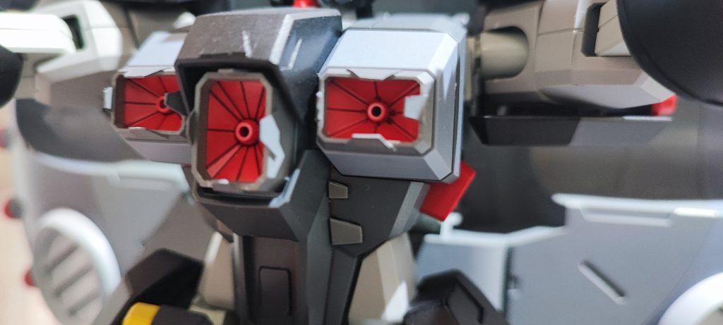 所々にプラバンとかディテールアップパーツを貼り付けてます。