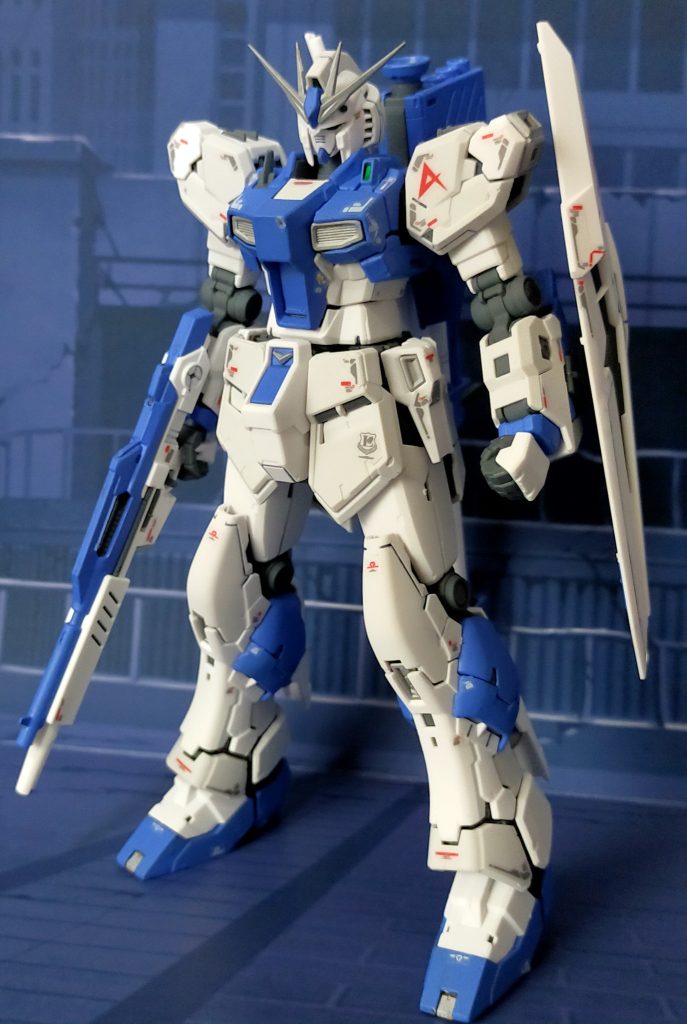 前面塗装にはMSライトブルーとシルバーを使用しました。