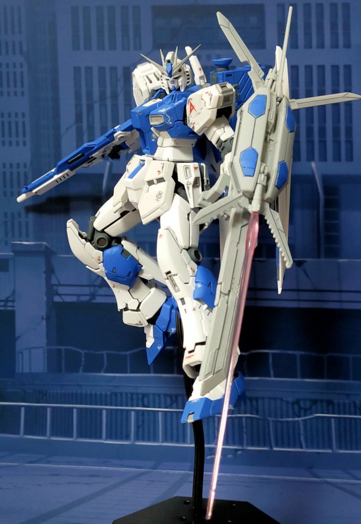 今回RGνガンダムを使用してνガンダムヴレイブを作成しました。3代目メイジン·カワグチことユウキタツヤは好きなキャラであり、その中でもヴレイブシリーズの機体はお気に入りなので塗装等拙い部分も多いですが今回νガンダムヴレイブを作成する事が出来てとても嬉しかったです。