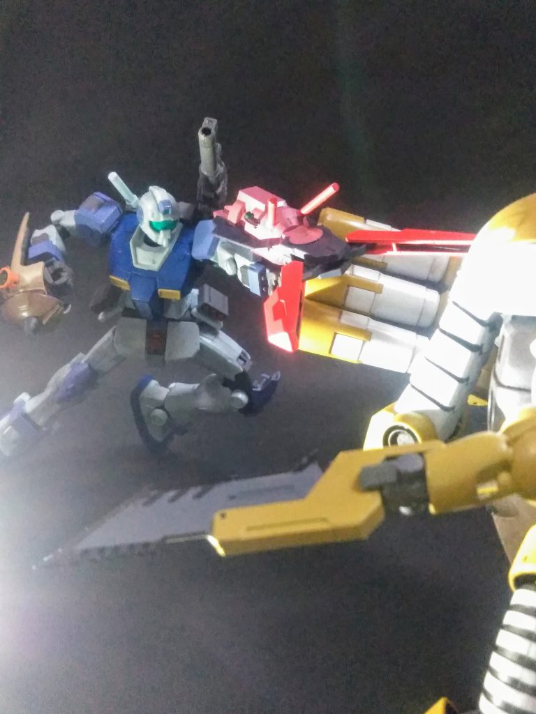 本来は獲物から距離を取り、漫画の様な「遠当て?(衝撃波)」を放ちます❗スゲーーぞ❗❗『テッポウエビ』😱まぁ"0083年代"で、こんな技術が"実用可能かドウカ"は考えないでオキマショウ😅