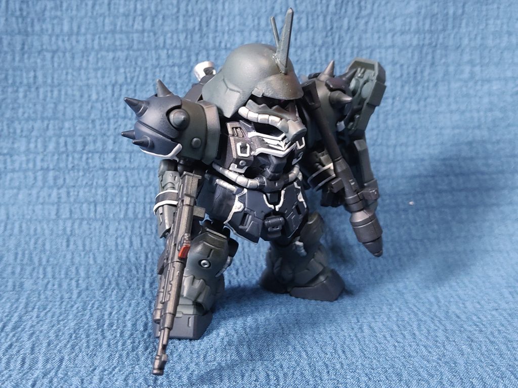 改修箇所はブレードアンテナと胸のマークのみ。ガンダムマーカーで塗装後につや消し。