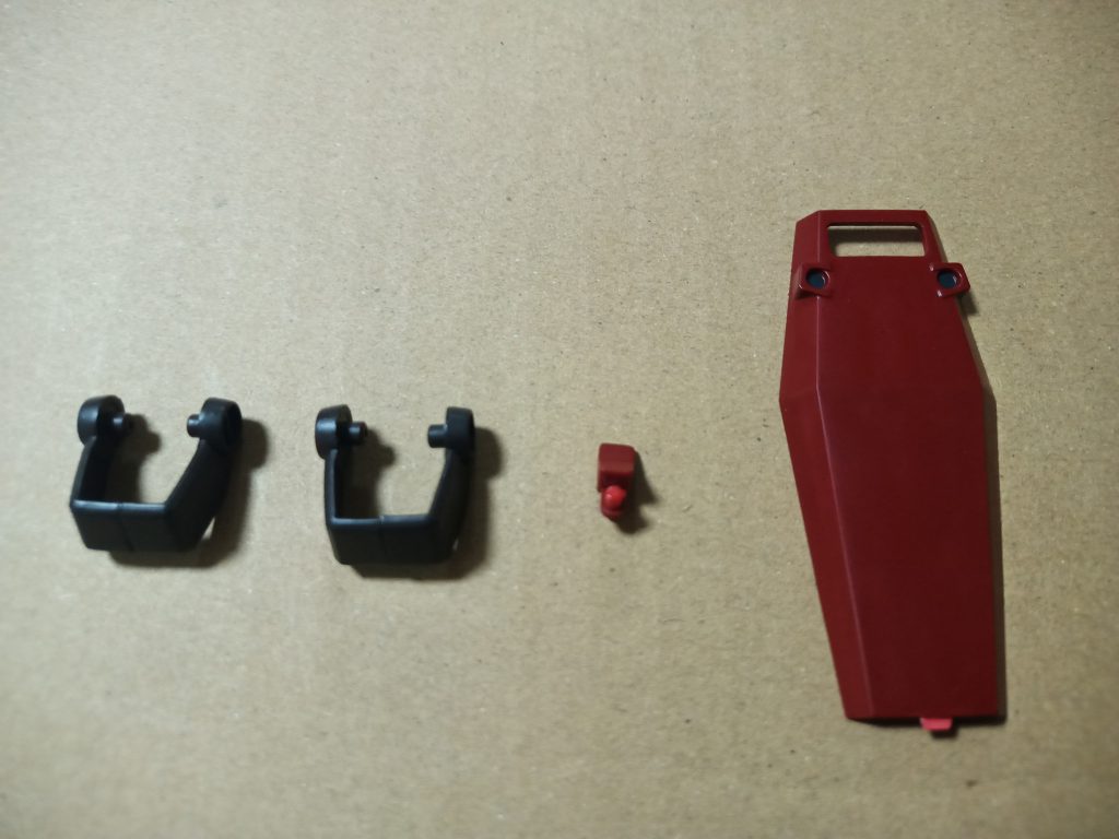 にしても全くのパチ組み部分塗装というのも寂しいのでジャンクから交換パーツを作り…