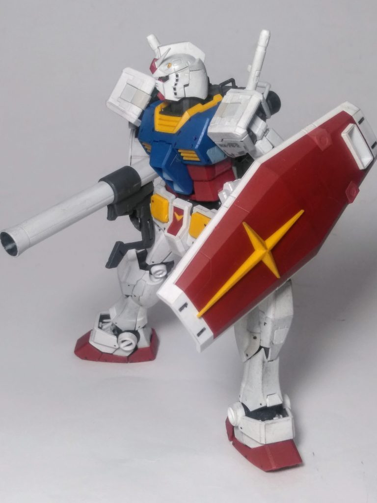 只、RGシリーズはその精巧さから、可動時にパーツの離脱が目立ちます。