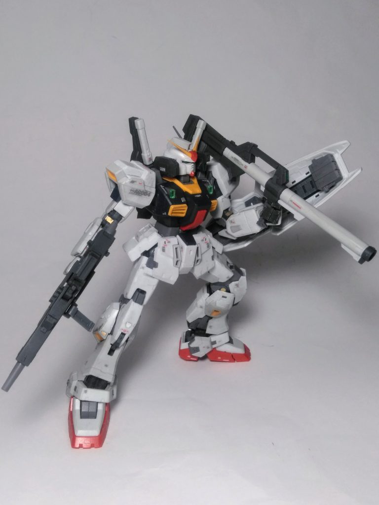 劇場版での｢劇中演出｣を再現出来る様に随所に工夫が視られる好感度の高い商品です。私もこの製品を絶賛したい。と、考えます。