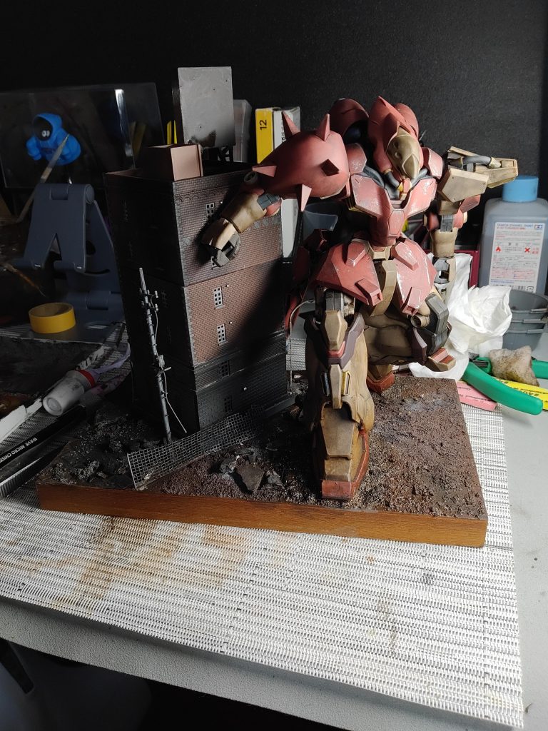 簡単にポーズをとらせてカメラで確認してます。目で見るのとカメラで見るのとではポーズに違いがあるように見えるのでカメラはとても役に立ちます。