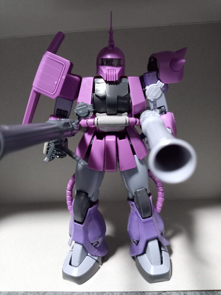 なのでもしドムが貰えなかった場合、キャリフォルニアベースの工場にあるザクキャノンのパーツとザクのパーツで急造したという脳内設定です。何だかんだいい装備貰う部隊なんでベースはS型、支援機なんでバズーカ二丁持ち。