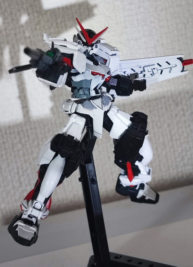 ガンダムアストレイノヴァ–4枚目/制作者：ジーコ・マンゾク