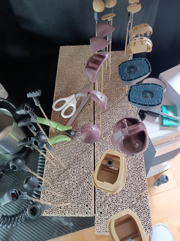 HGの中では古い機体なので 合わせ目やモールドなど手を加える所がありまくりでした!非常に練習になりますね