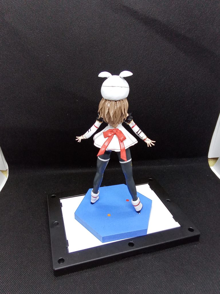 後ろ姿が寂しかったのでリボンをつけてみました