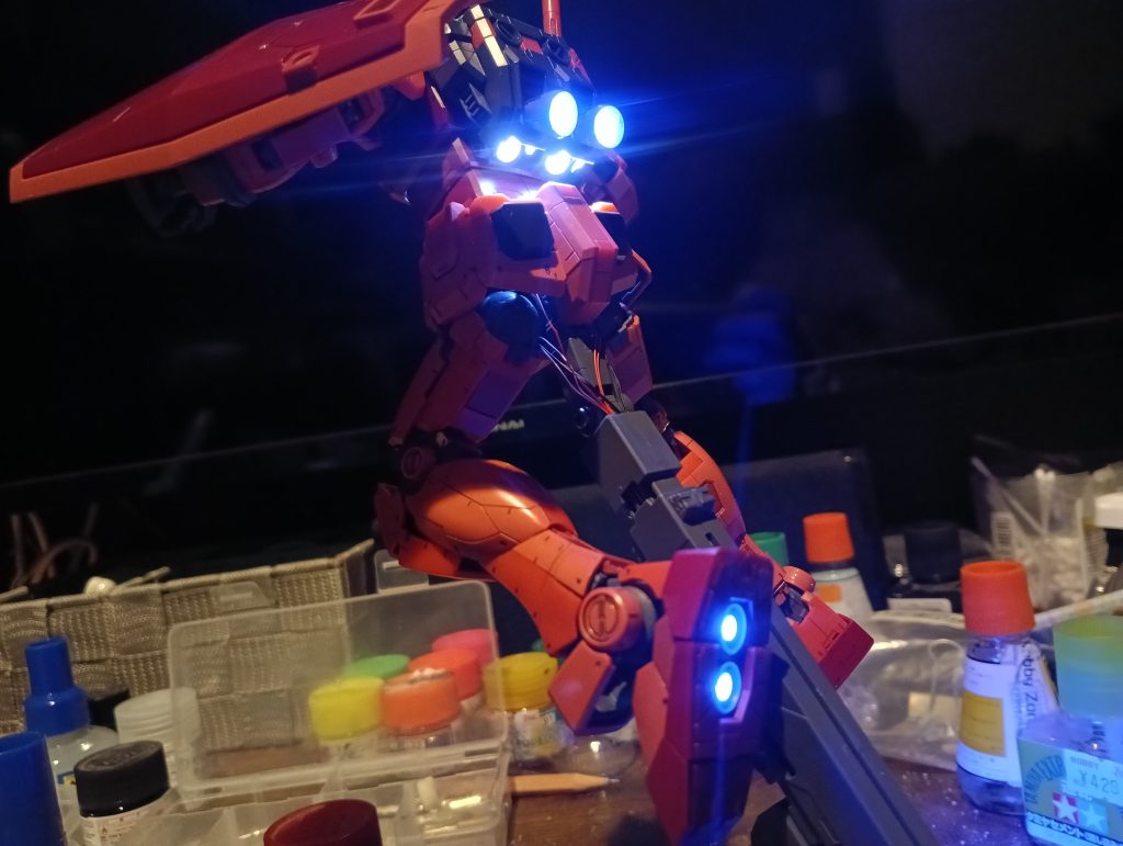 MG キャスバル専用ガンダム Ver.3.0 LED組込–7枚目/制作者：福田　義康