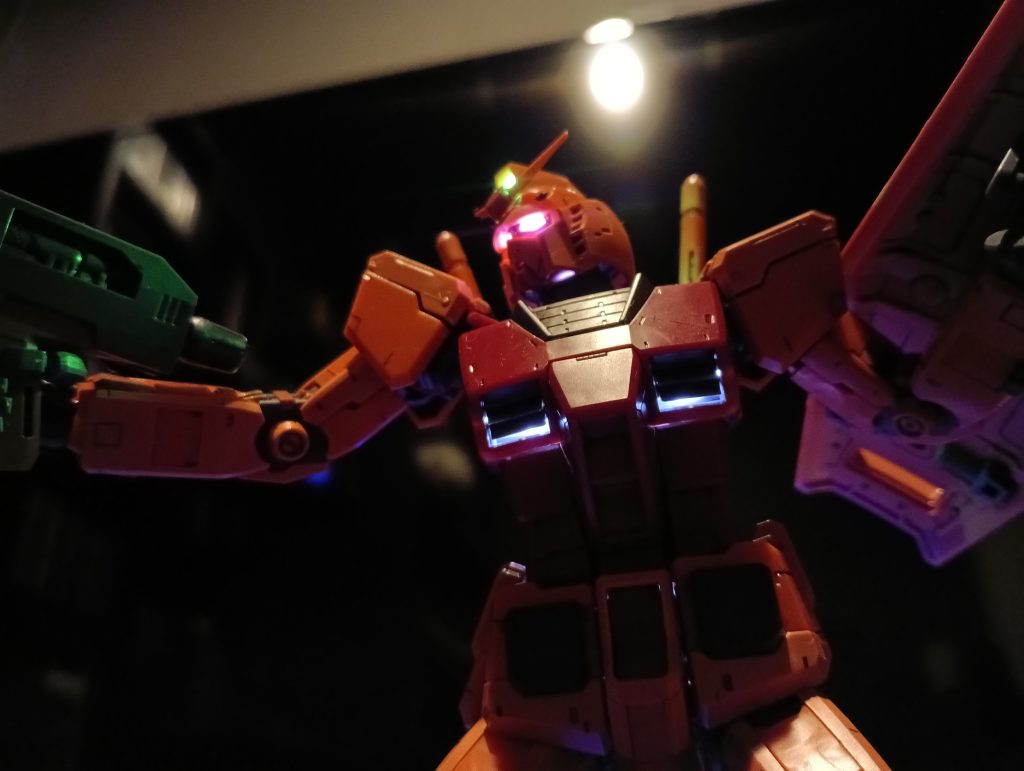 胸のインテークにも組み込んでます👍