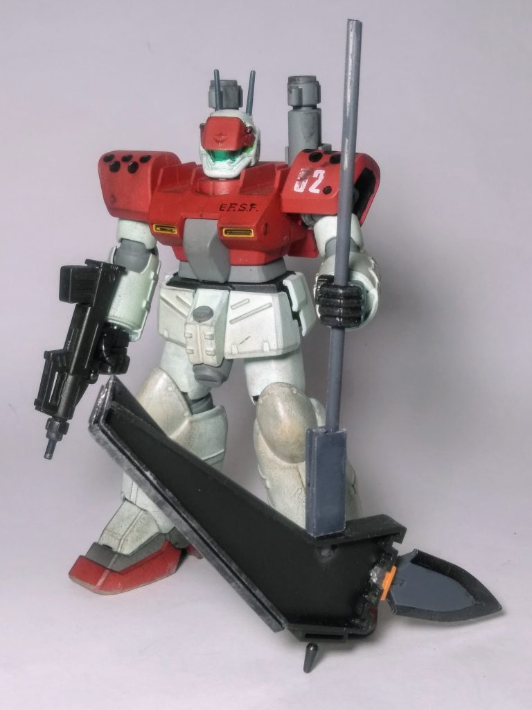 「射撃戦特化」のこの子ですが「敵勢力」が基地施設内に侵入してくれば、オノズと「白兵戦」を余儀無くされます😱と、云うわけで😏今回の『蛇足作業』『対MS戦用 バスター・ホー』😤と、相成ります😋※『ホー』=農器具における『鍬』に類似する畑を耕す道具🤔