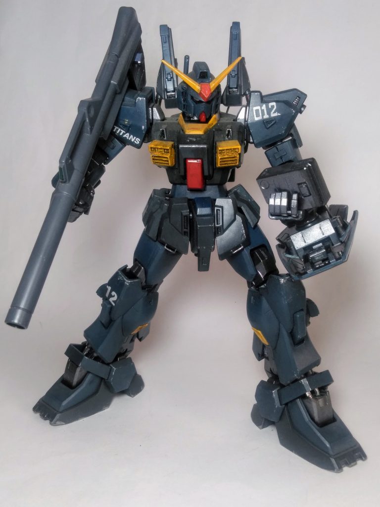 劇中では『バズーカの弾頭カトーリッジ』の交換が印象的 😁このキットでも再現は可能と成っております 😋コウイッタ気の使い方に＂ニヤリ😏＂が出ちゃう 👍