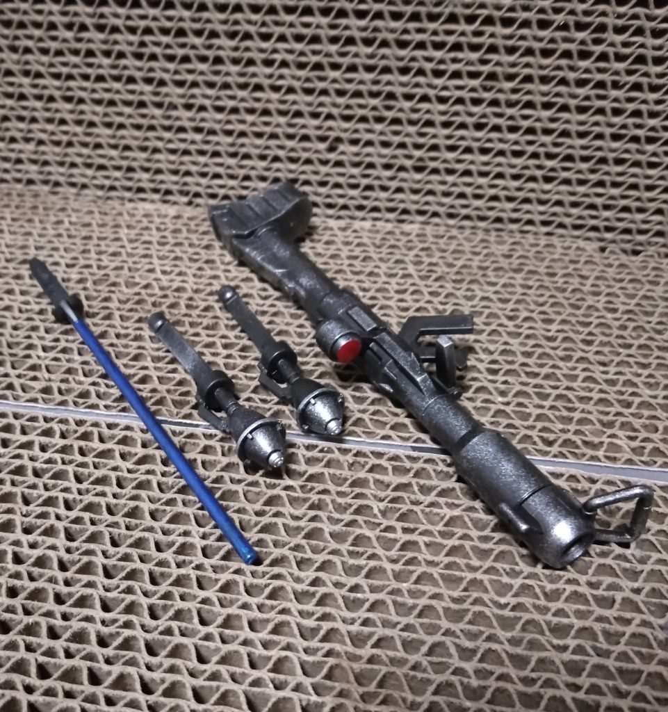 武装・ジャイアントバズ・ヒートサーベル・シュツルムファウスト×2