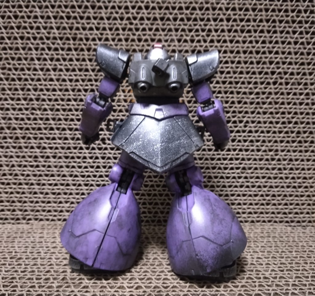 無装備のドム②