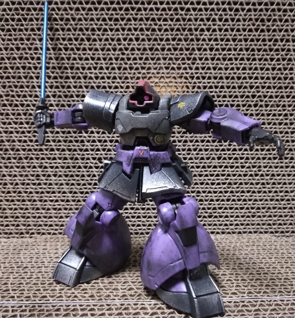 アクションポーズ②これ、なんのポーズか分かる人、、、いるかと思います。そう!「哀・戦士」のポスター風のポージングですね!!