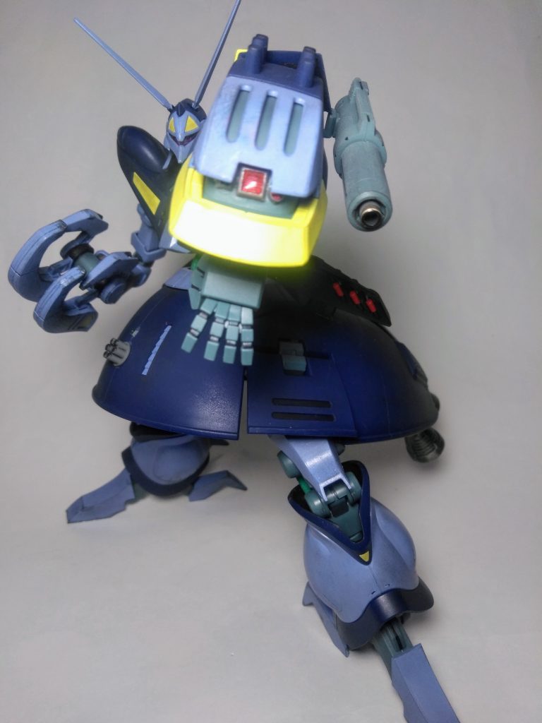 ハイ!『拡散メガ粒子砲』差し換えで収納を再現します 🤭このサイズだけど"武装"はとても控え目なんですよね 😔💨