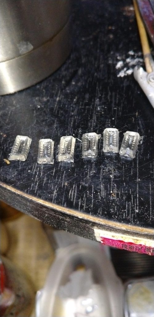 レジンでスラスターパーツ複製