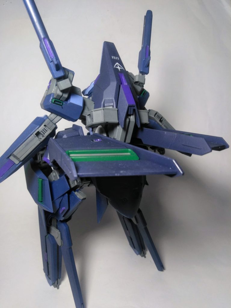 まぁ、上記の記述は置いといて、この子は定価が「4400円」(税抜き) 発売は「2019年」と、成っております 😄「変型!合体!!」も出来ますが今回は無しの方向で 😏複雑過ぎて面倒なのです 😭