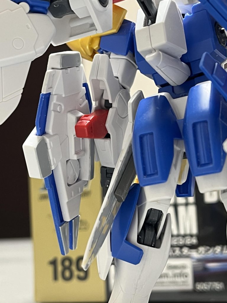 盾は磁石を仕込んでます。足も1.5mm延長しました